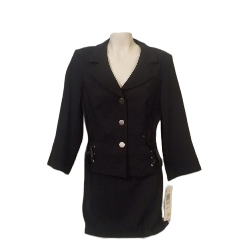 NWT Breaking Loose Junior's Skirt & Blazer‎